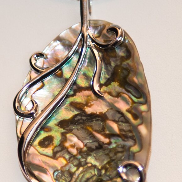 Large Abalone & Silver Pendant with Abalone Earrings - Picture 2 of 6